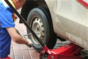 马龙附近拖车24小时服务热线电话